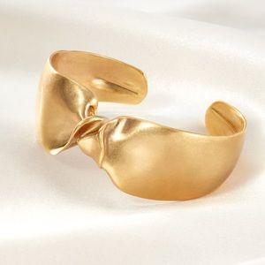 Stella & Dot “The Bow Cuff” Gold Bracelet
